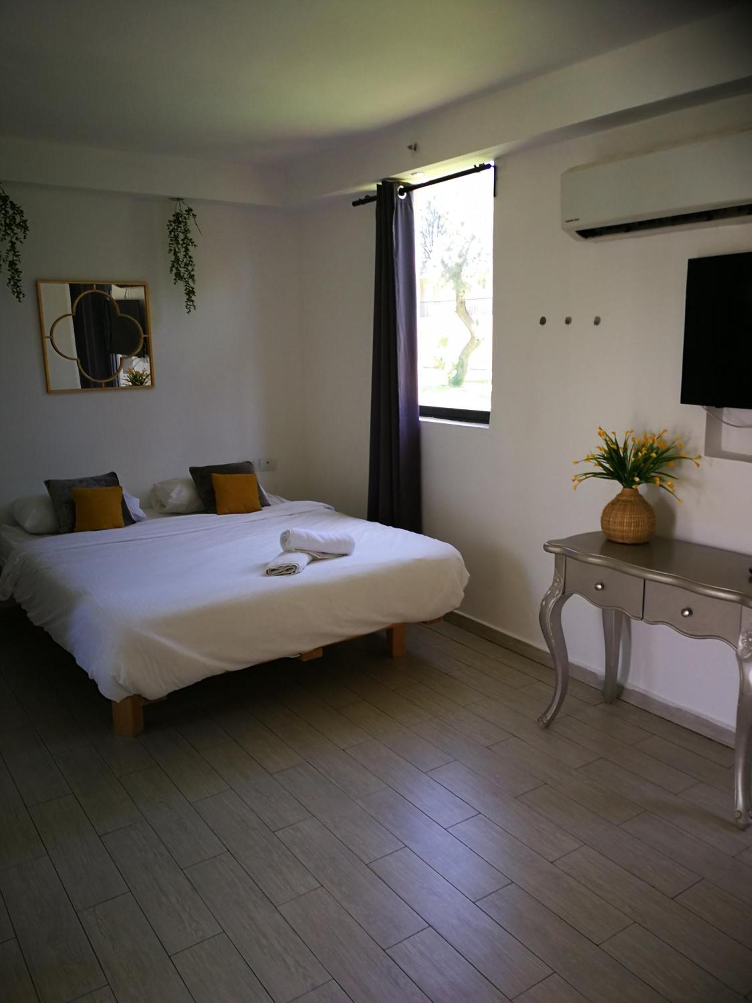 Q Village - Poleg Beach Netanya Exterior photo