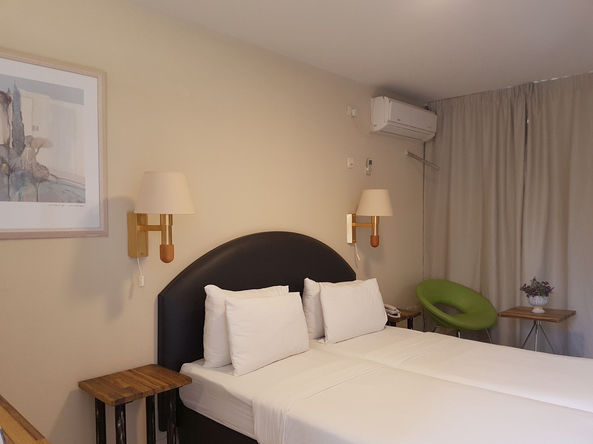 Q Village - Poleg Beach Netanya Exterior photo